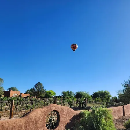 Red Mountain Manor Vineyard And Guesthouse